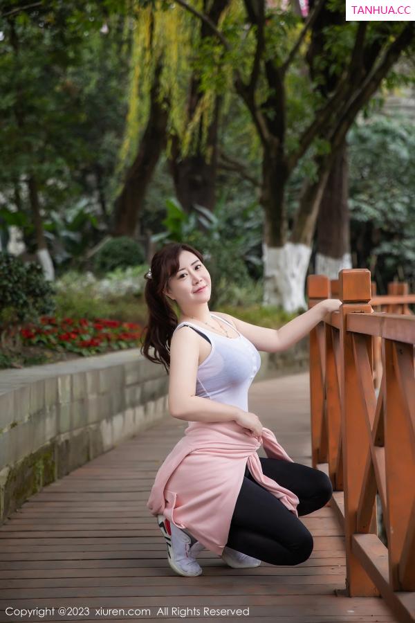王格 王婉悠 [XiuRen]高清写真图 2023.03.09 No.6386 王婉悠Queen 运动服美臀第2张图片